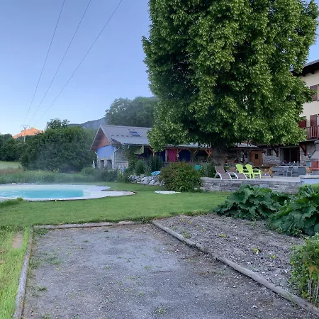 L'escale En Ubaye Bed and Breakfast