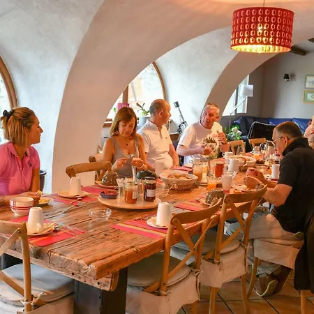 L'escale En Ubaye Bed & Breakfast 3*